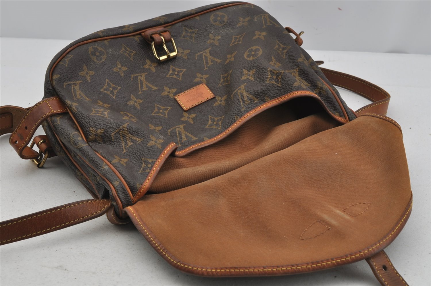 Authentic Louis Vuitton Monogram Saumur 30 Shoulder Cross Bag M42256 LV 5916J