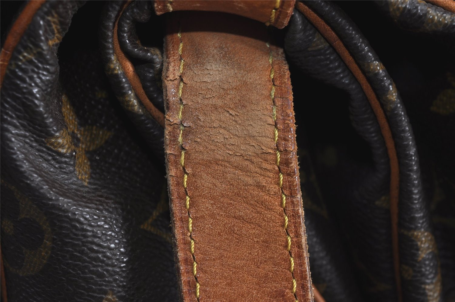 Authentic Louis Vuitton Monogram Saumur 35 Shoulder Cross Bag M42254 LV 5917J