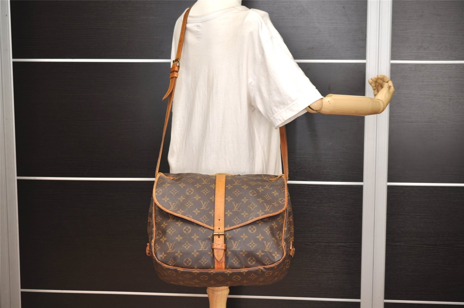 Authentic Louis Vuitton Monogram Saumur 35 Shoulder Cross Bag M42254 LV 5917J