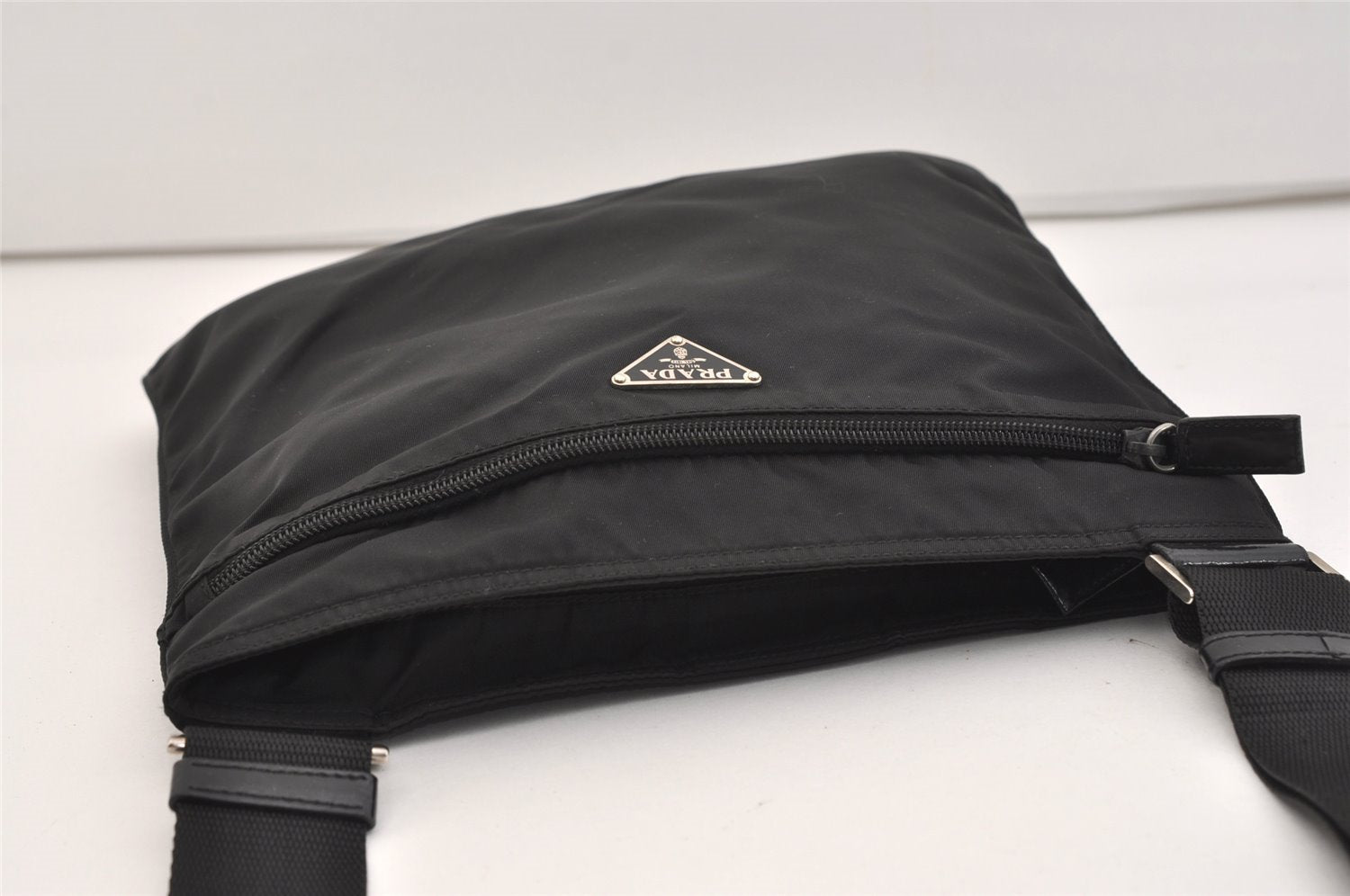 Authentic PRADA Nylon Tessuto Leather Shoulder Cross Body Bag Purse Black 5922J