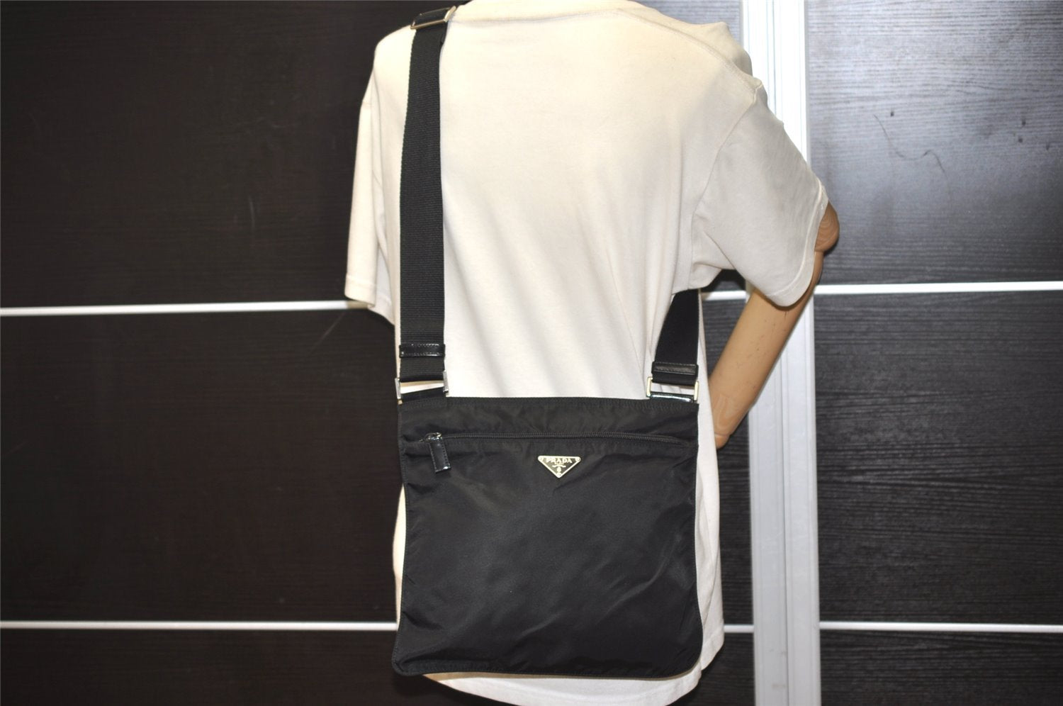 Authentic PRADA Nylon Tessuto Leather Shoulder Cross Body Bag Purse Black 5922J