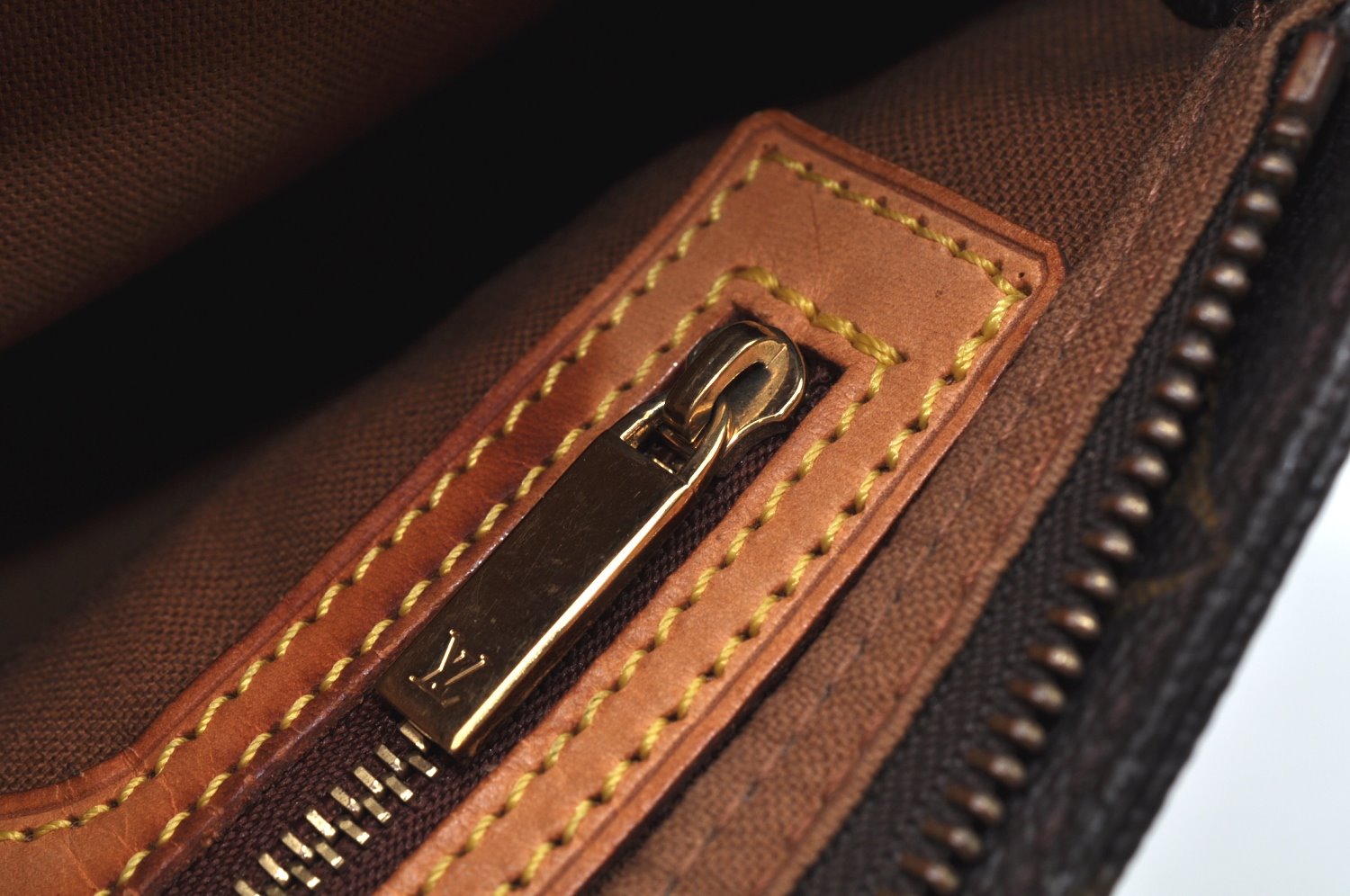 Authentic Louis Vuitton Monogram Trotteur Shoulder Cross Bag M51240 LV 5924J