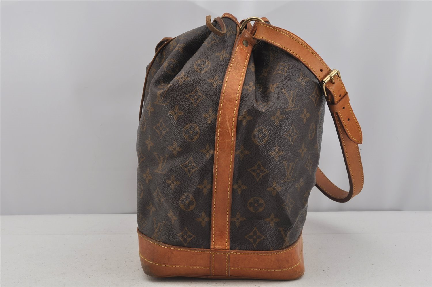 Authentic Louis Vuitton Monogram Noe Shoulder Drawstring Bag M42224 LV 5931J