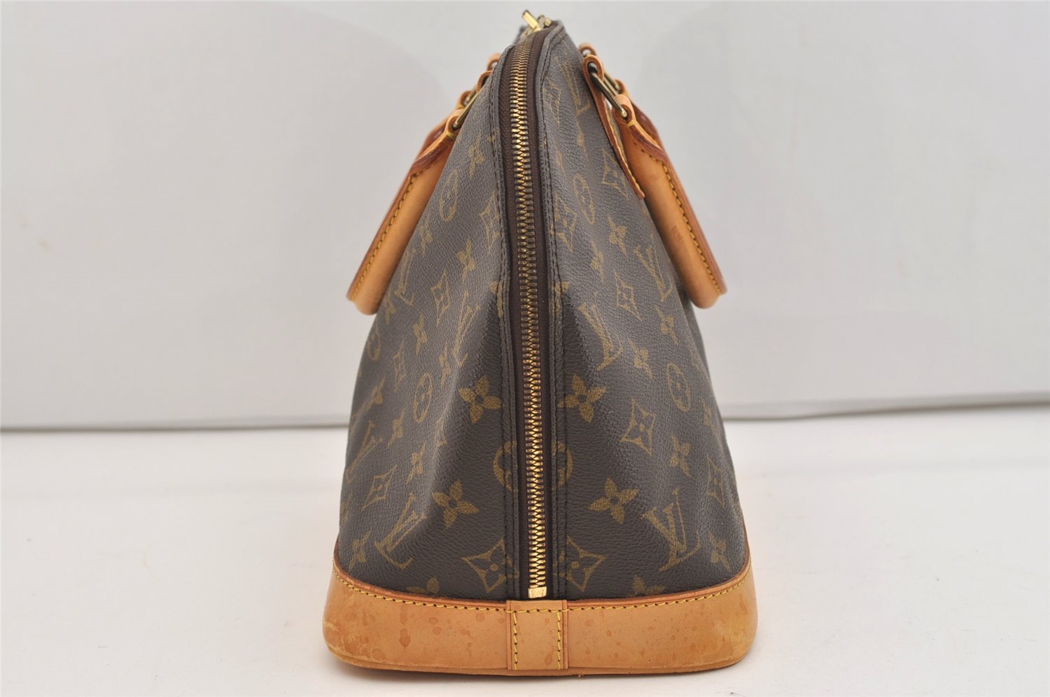 Authentic Louis Vuitton Monogram Alma Hand Bag Purse M51130 LV 5933J