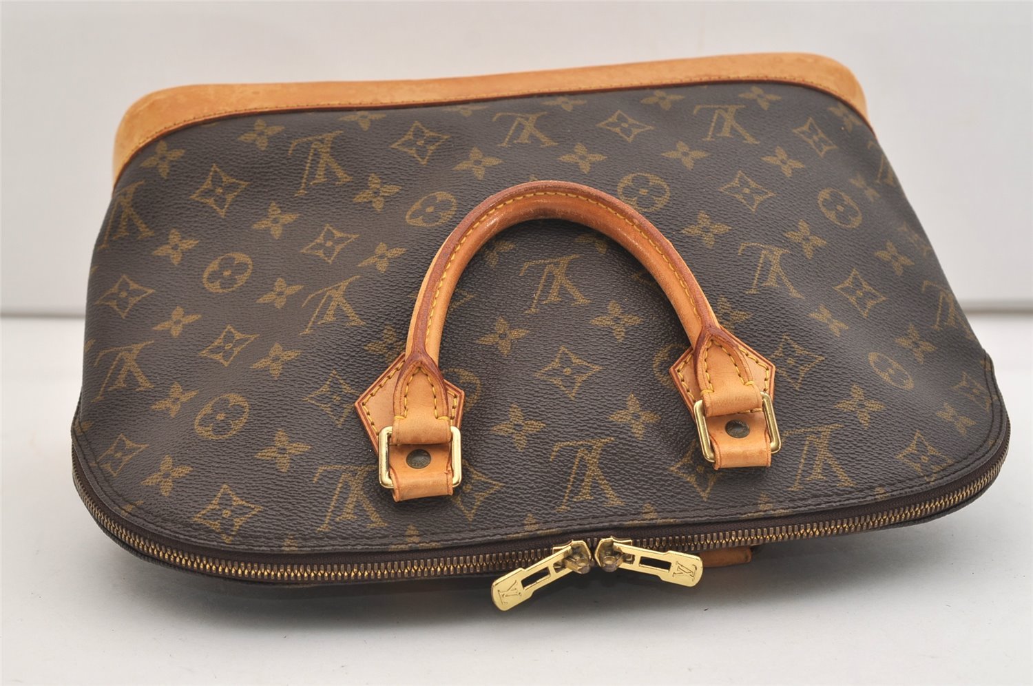 Authentic Louis Vuitton Monogram Alma Hand Bag Purse M51130 LV 5933J