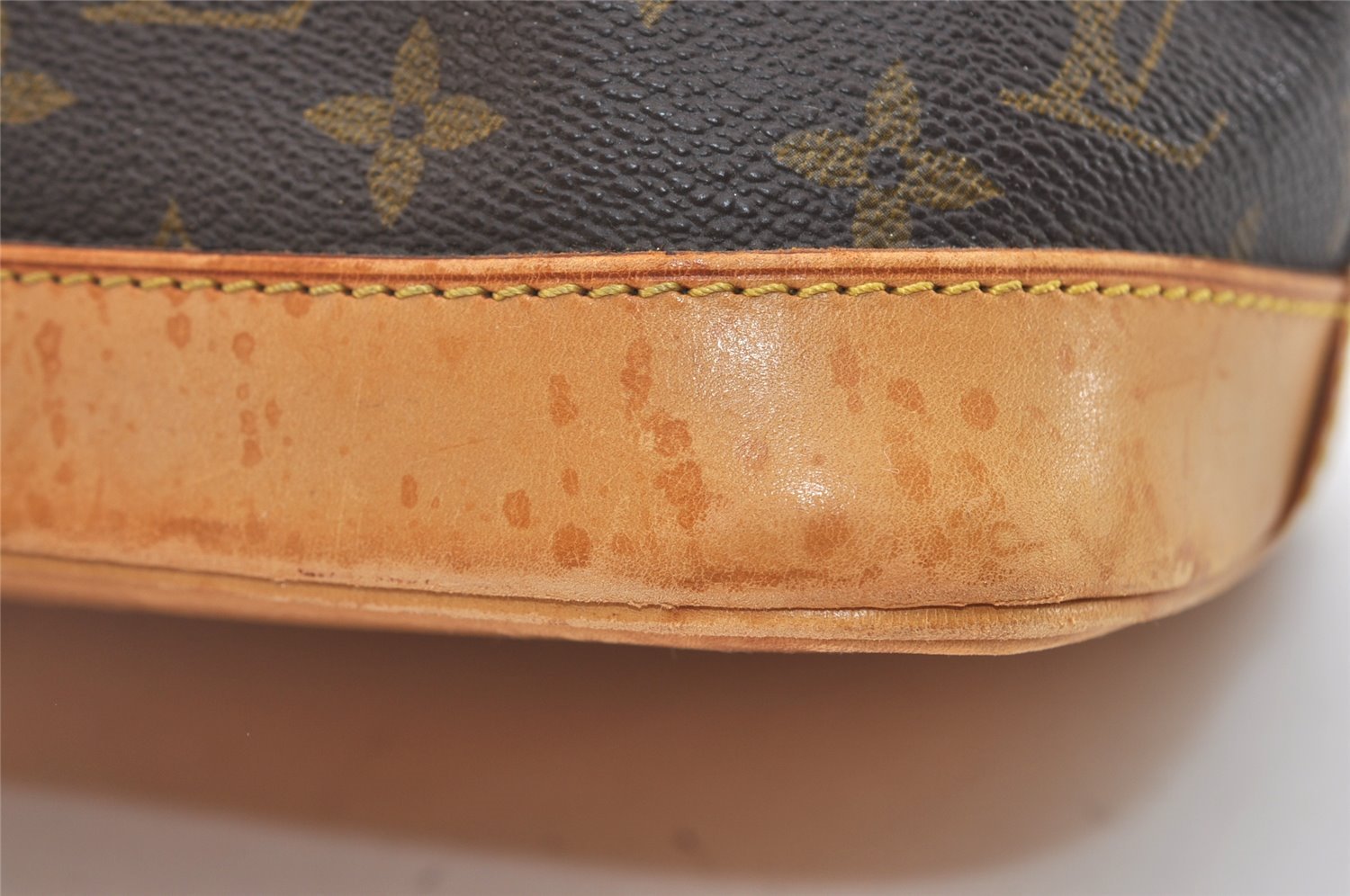 Authentic Louis Vuitton Monogram Alma Hand Bag Purse M51130 LV 5933J