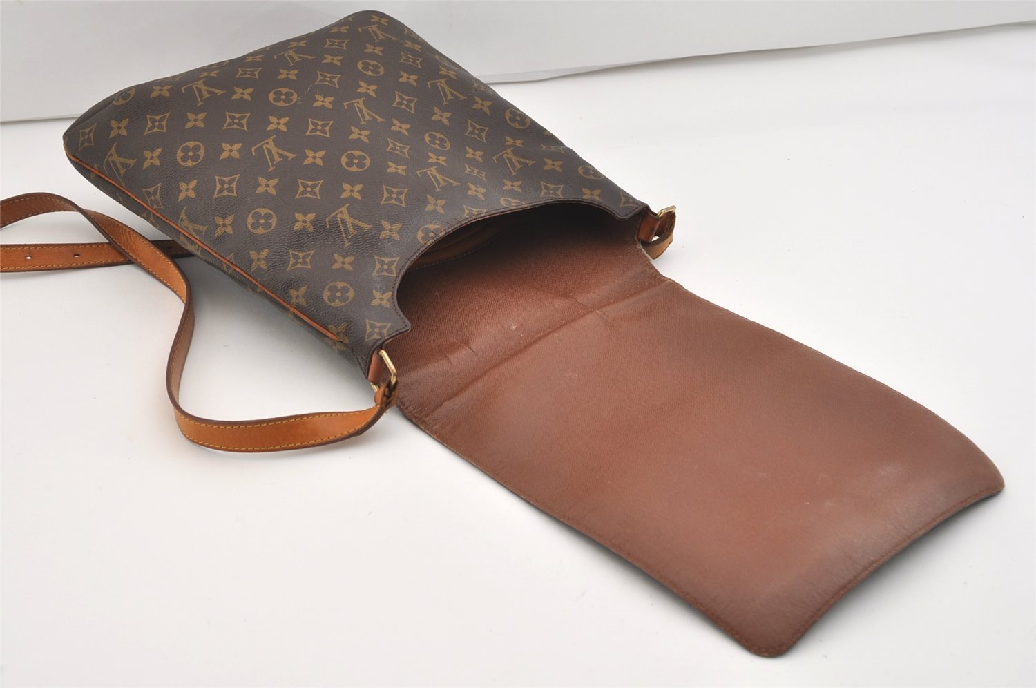 Authentic Louis Vuitton Monogram Musette Shoulder Cross Body Bag M51256 LV 5936J