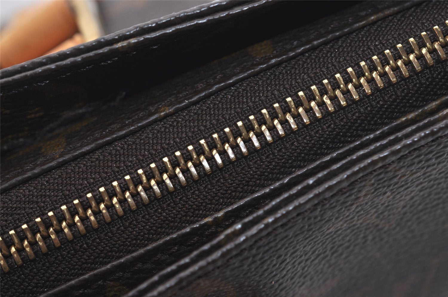 Authentic Louis Vuitton Monogram Cabas Mezzo Shoulder Tote Bag M51151 LV 5939J