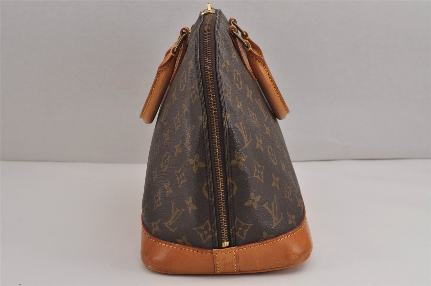 Authentic Louis Vuitton Monogram Alma Hand Bag Purse M51130 LV 5941J
