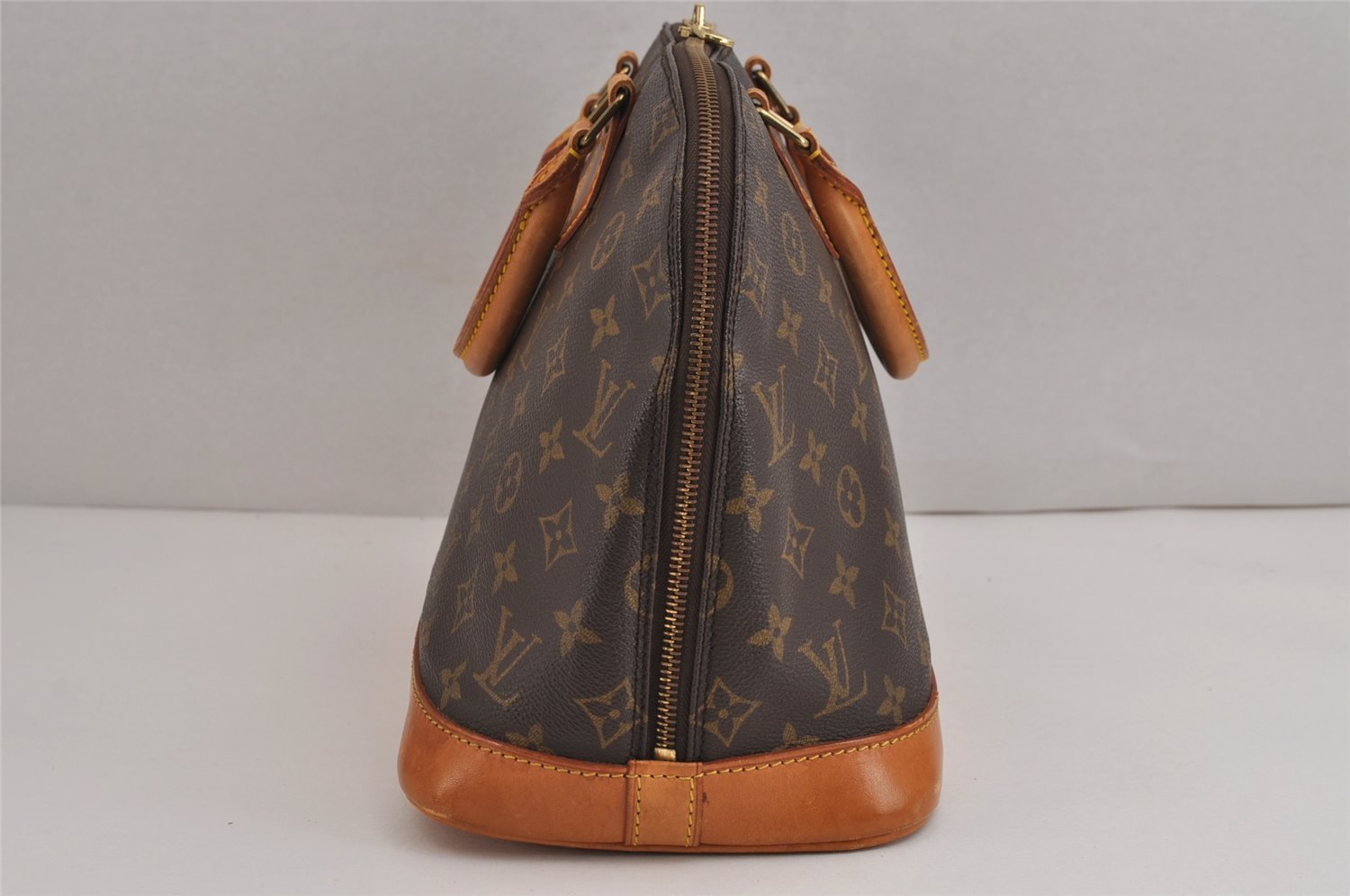 Authentic Louis Vuitton Monogram Alma Hand Bag Purse M51130 LV 5941J
