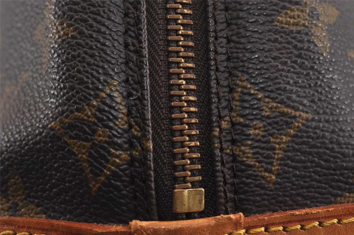 Authentic Louis Vuitton Monogram Alma Hand Bag Purse M51130 LV 5941J