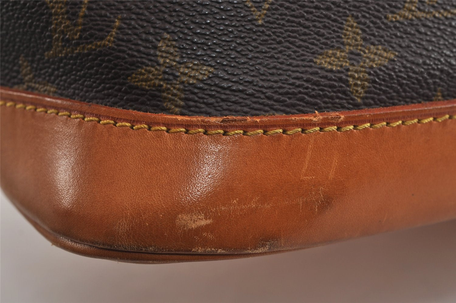 Authentic Louis Vuitton Monogram Alma Hand Bag Purse M51130 LV 5941J