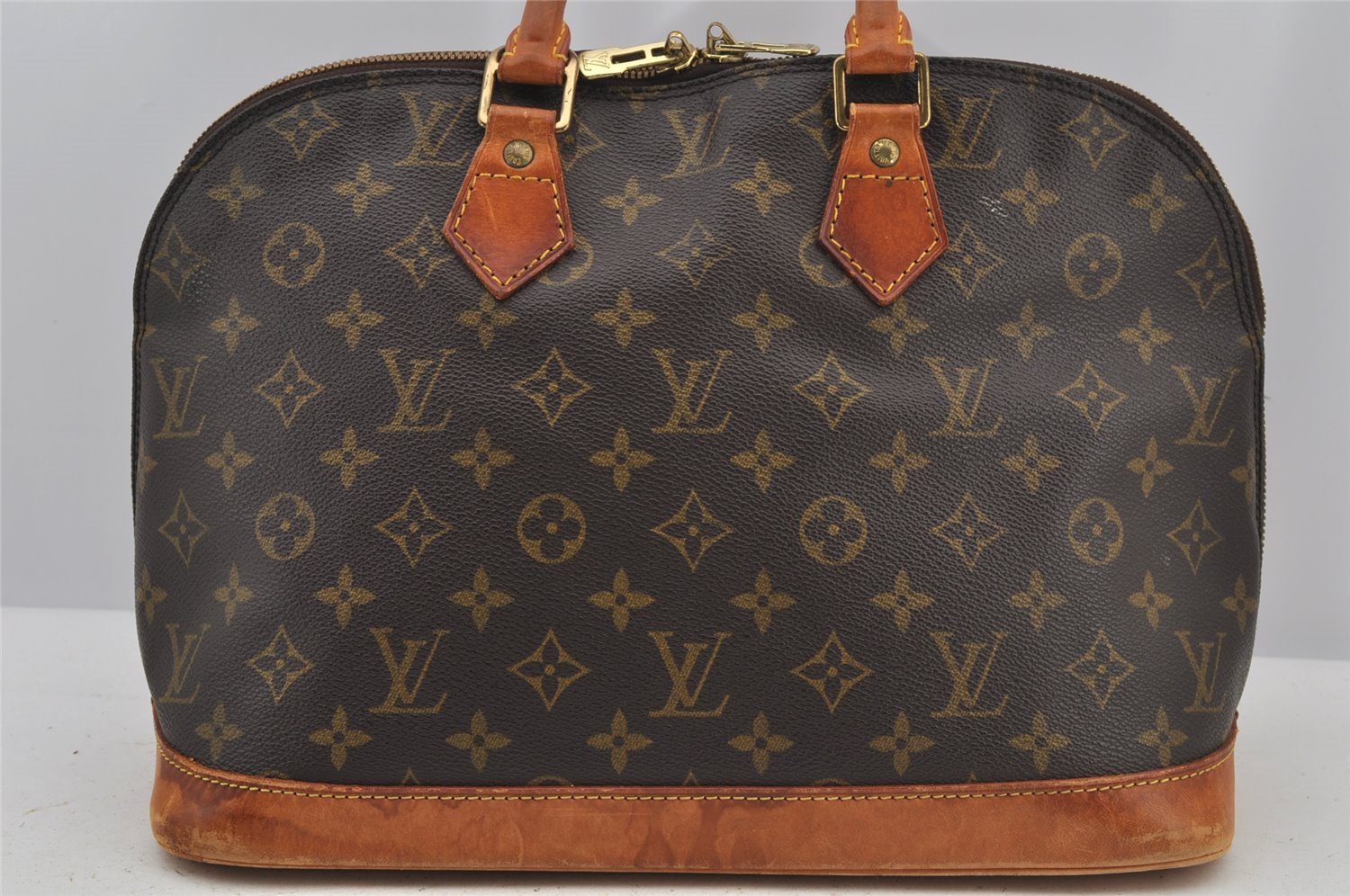 Authentic Louis Vuitton Monogram Alma Hand Bag Purse M51130 LV 5943J