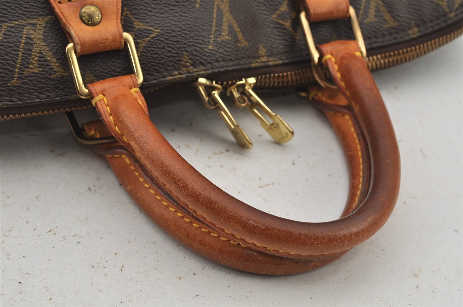 Authentic Louis Vuitton Monogram Alma Hand Bag Purse M51130 LV 5943J