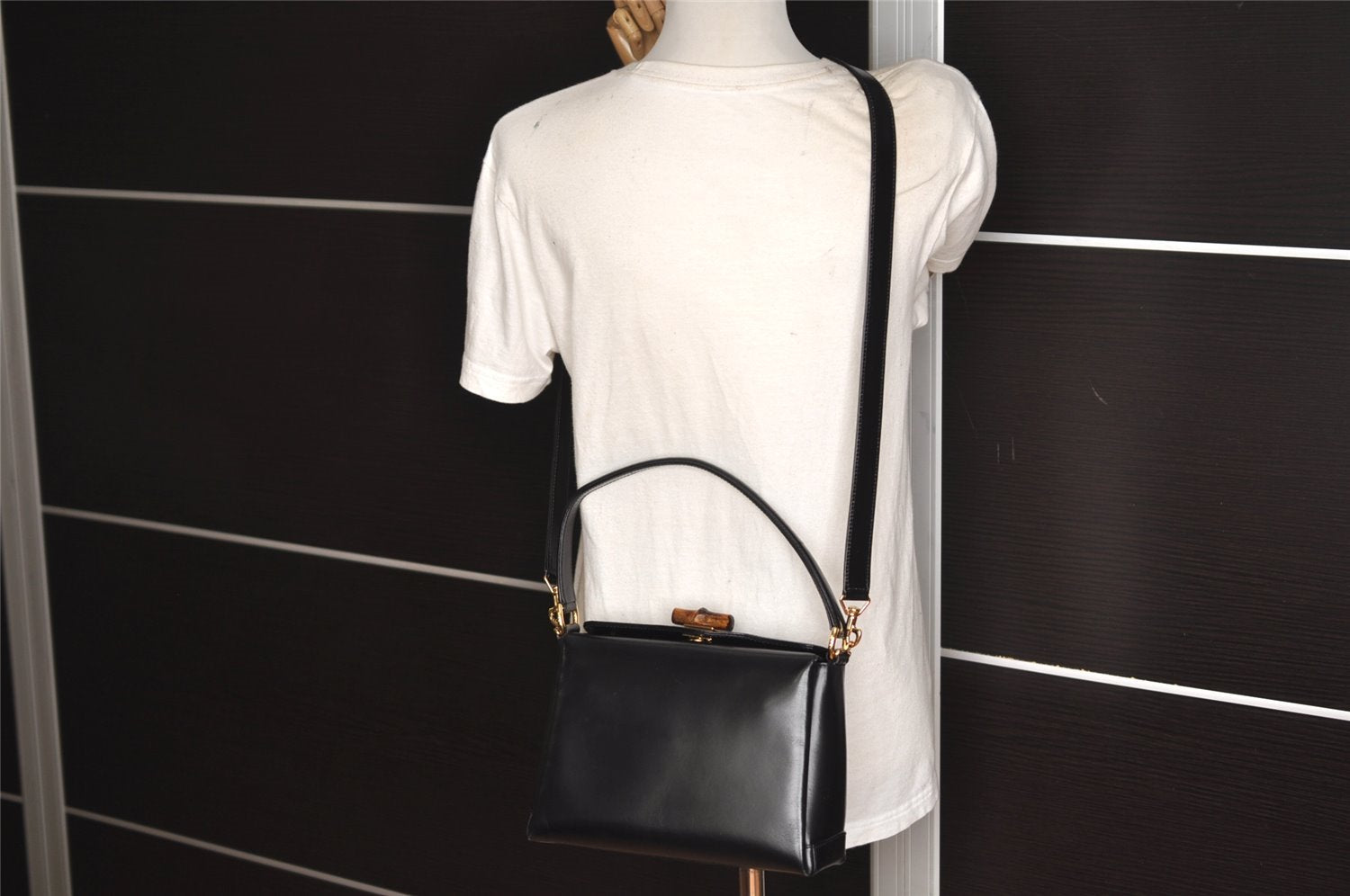Authentic GUCCI Bamboo 2Way Shoulder Hand Bag Purse Leather Black 5946J