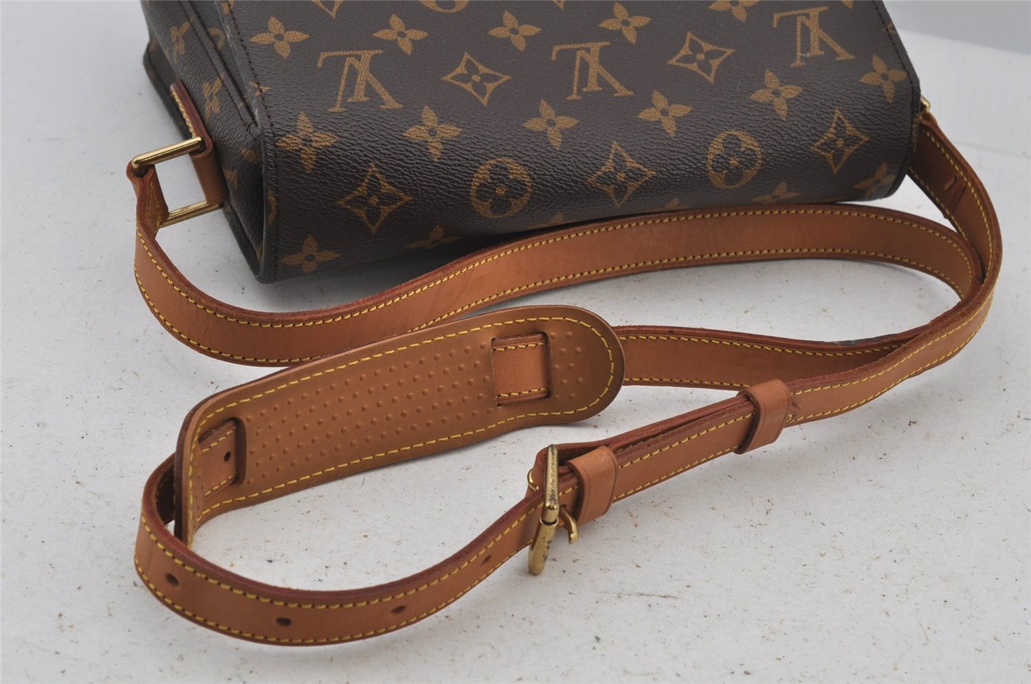 Authentic Louis Vuitton Monogram Saint Cloud GM M51242 Shoulder Cross Bag 5950J