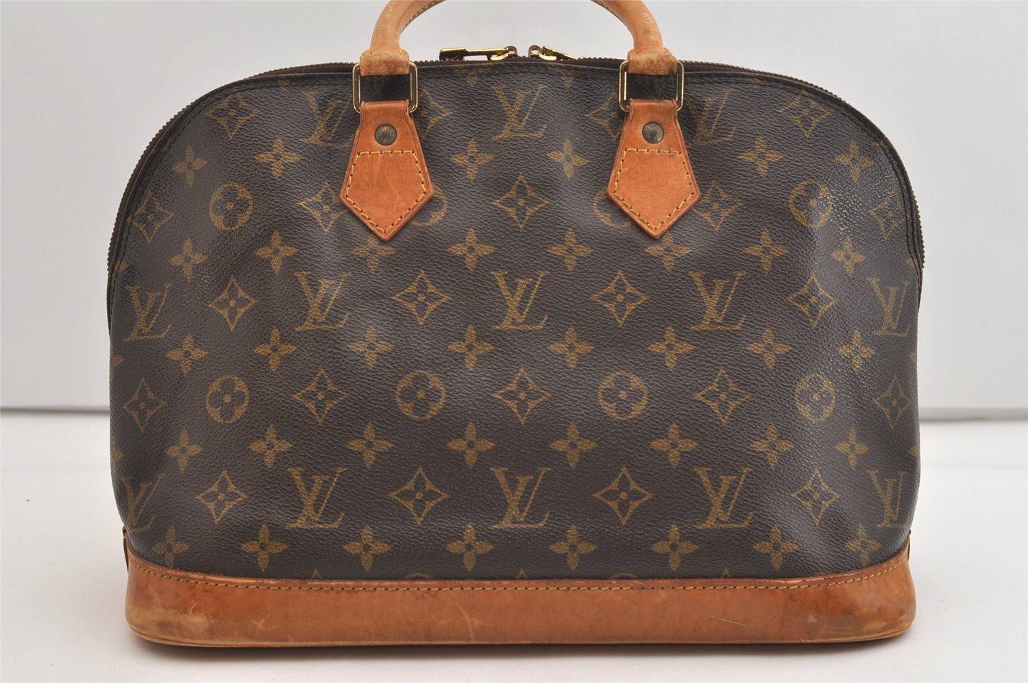 Authentic Louis Vuitton Monogram Alma Hand Bag Purse M51130 LV 5956J