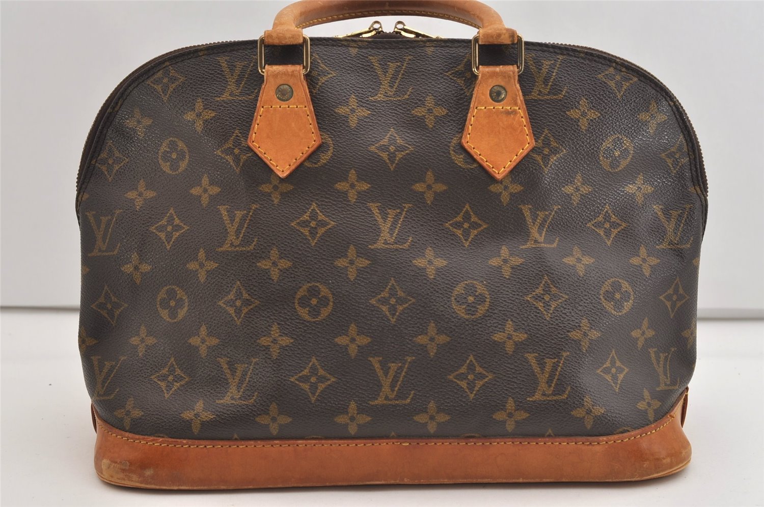 Authentic Louis Vuitton Monogram Alma Hand Bag Purse M51130 LV 5956J