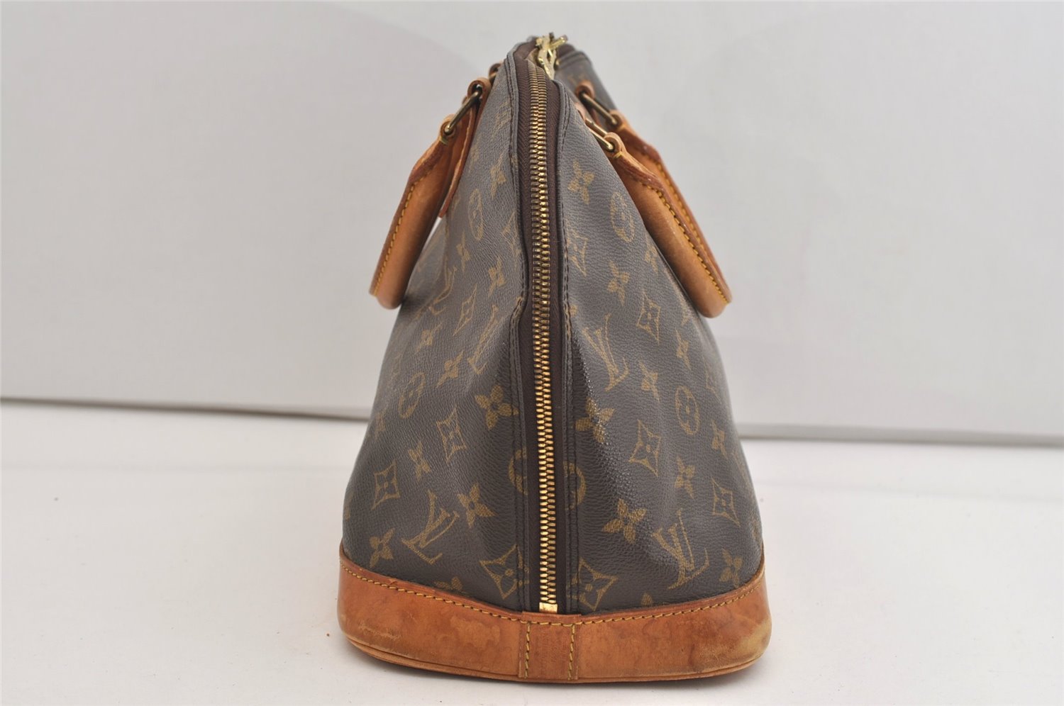 Authentic Louis Vuitton Monogram Alma Hand Bag Purse M51130 LV 5956J