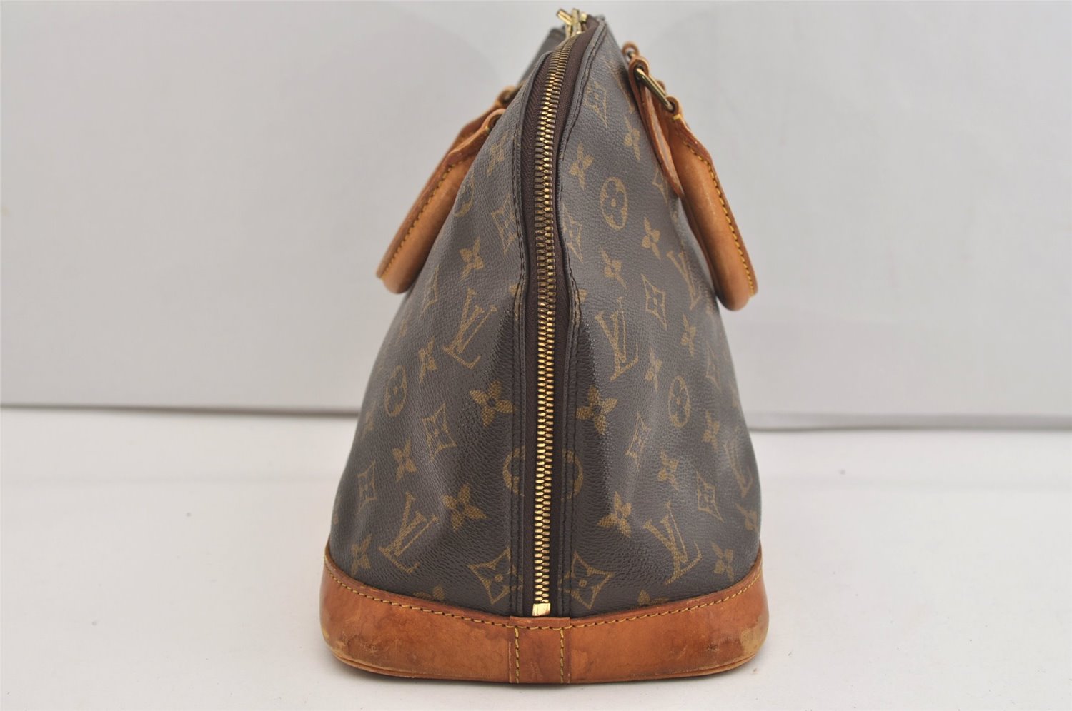Authentic Louis Vuitton Monogram Alma Hand Bag Purse M51130 LV 5956J