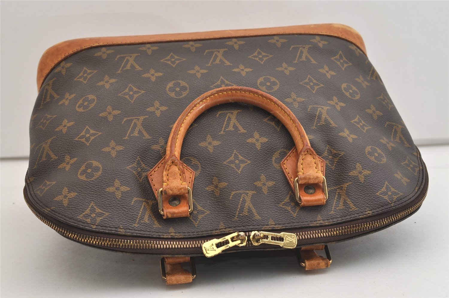 Authentic Louis Vuitton Monogram Alma Hand Bag Purse M51130 LV 5956J