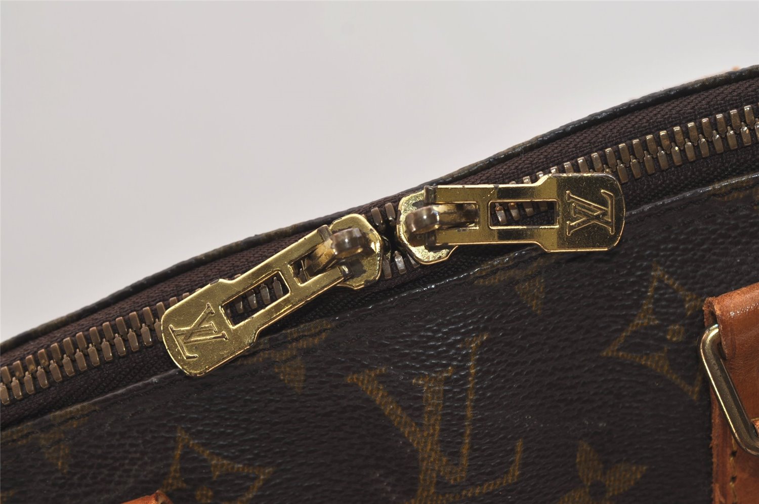 Authentic Louis Vuitton Monogram Alma Hand Bag Purse M51130 LV 5956J