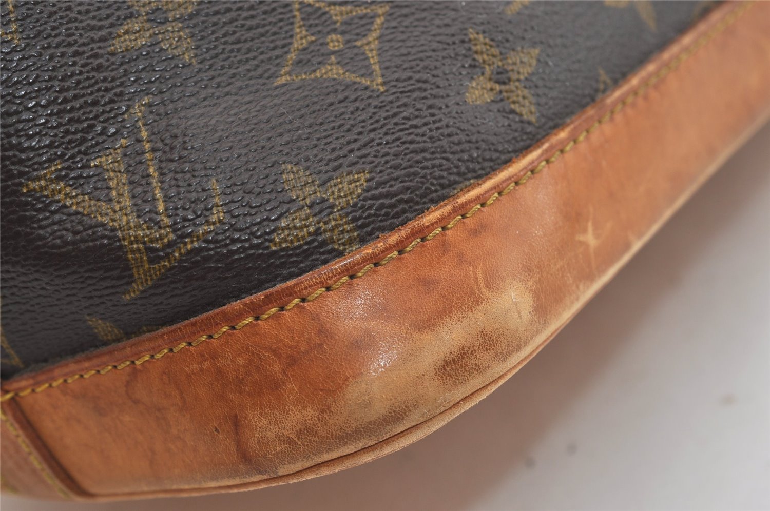 Authentic Louis Vuitton Monogram Alma Hand Bag Purse M51130 LV 5956J