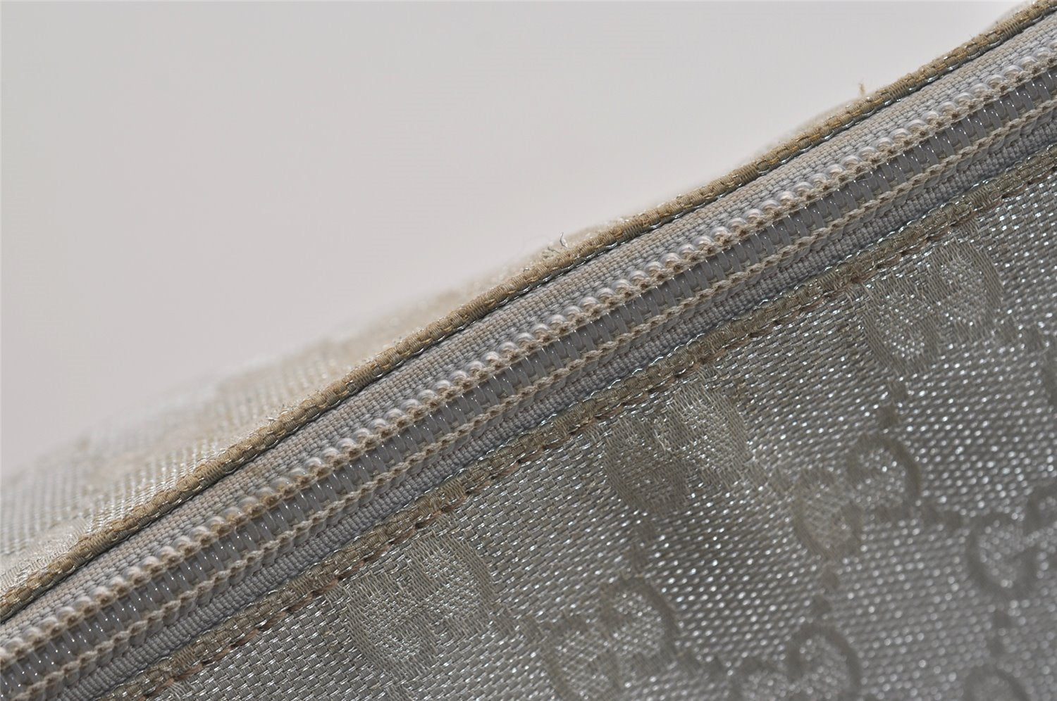 Authentic GUCCI Shoulder Cross Body Bag GG Canvas Leather 145857 Silver 5958J