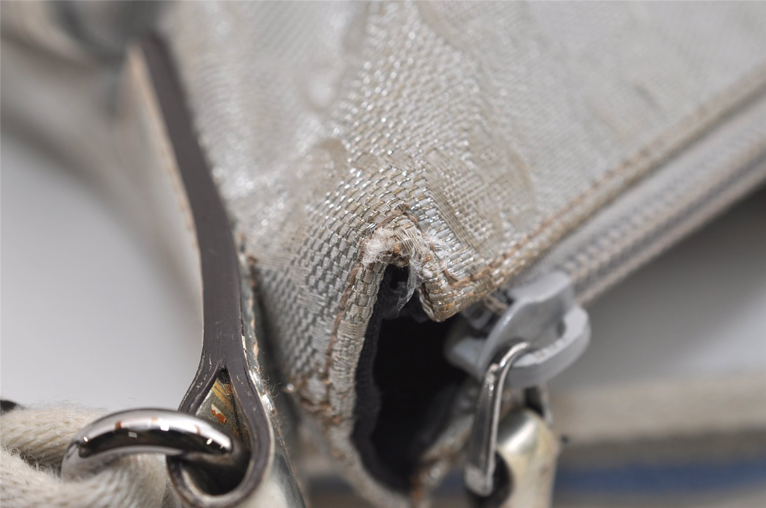 Authentic GUCCI Shoulder Cross Body Bag GG Canvas Leather 145857 Silver 5958J