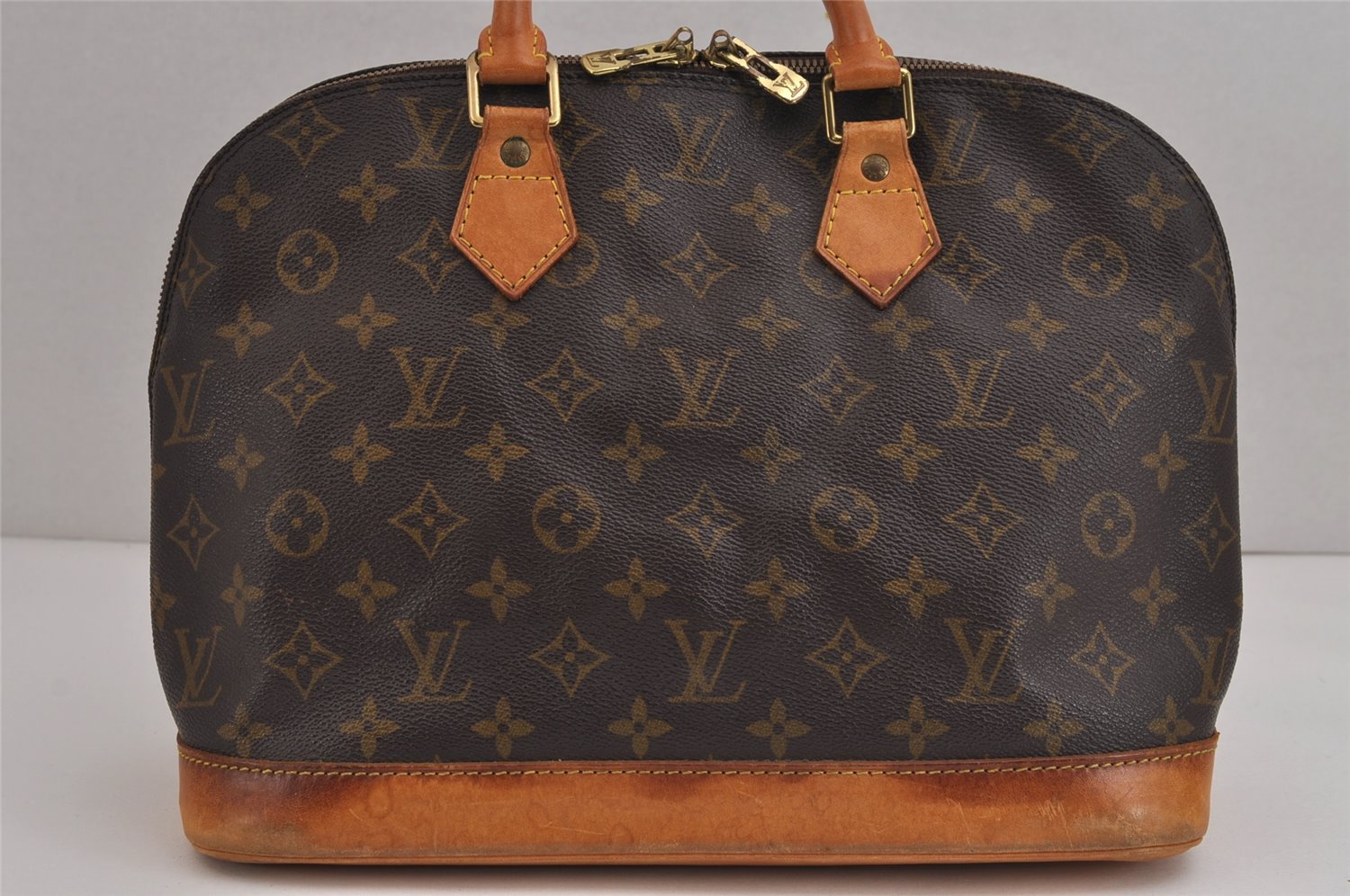 Authentic Louis Vuitton Monogram Alma Hand Bag Purse M51130 LV 5964J
