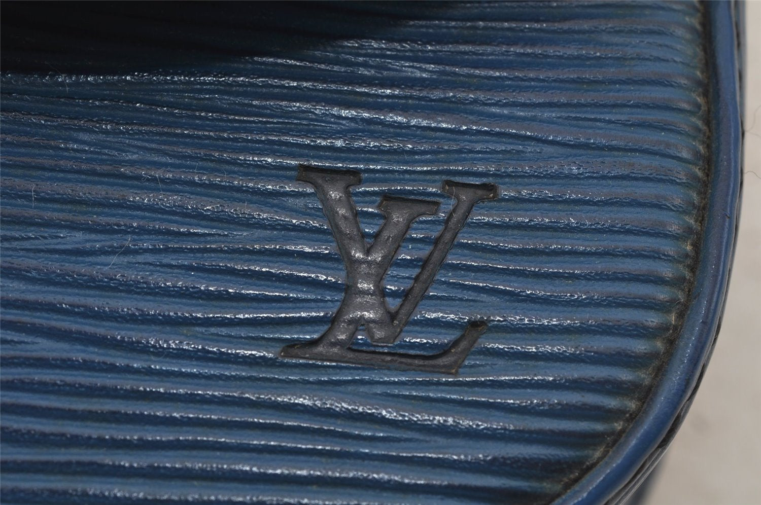 Auth Louis Vuitton Epi Saint Cloud PM Shoulder Cross Bag Blue M52195 LV 5971J