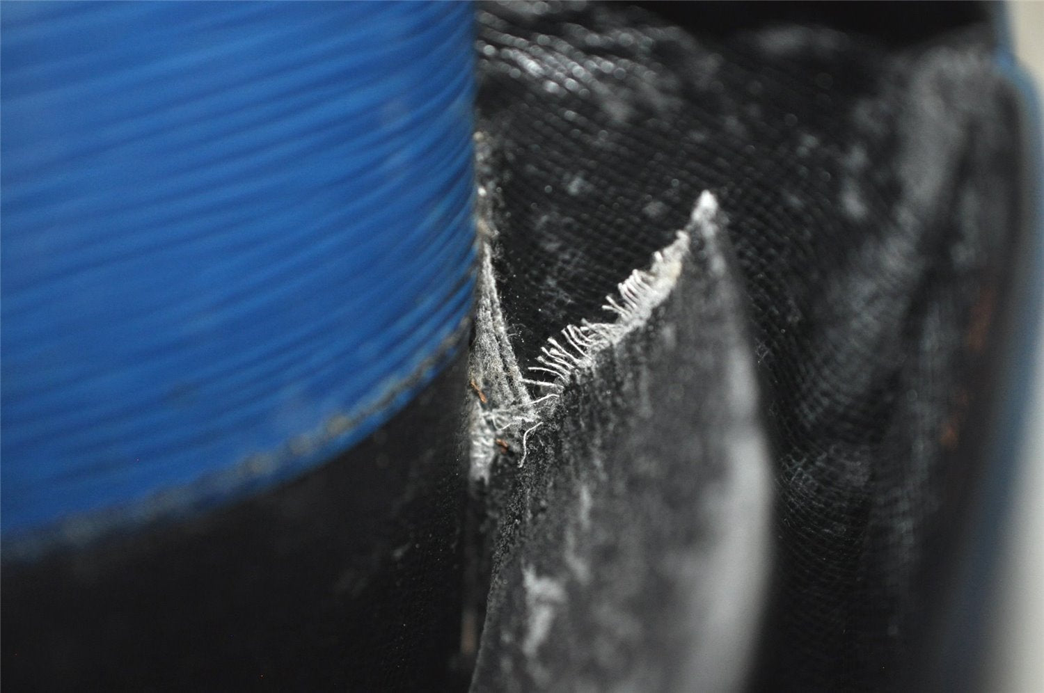 Auth Louis Vuitton Epi Saint Cloud PM Shoulder Cross Bag Blue M52195 LV 5971J