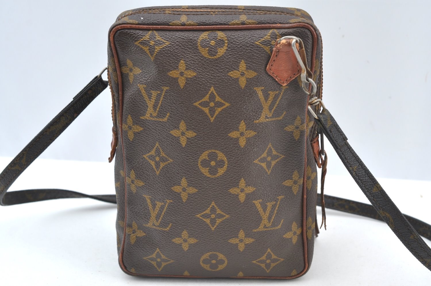 Authentic Louis Vuitton Monogram Amazone Shoulder Cross Body Bag Old Model 5997H