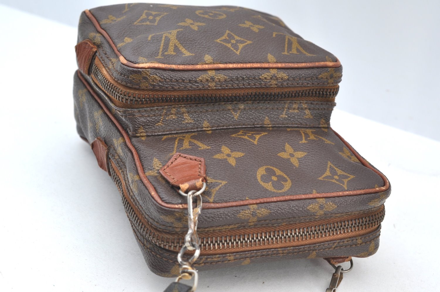 Authentic Louis Vuitton Monogram Amazone Shoulder Cross Body Bag Old Model 5997H