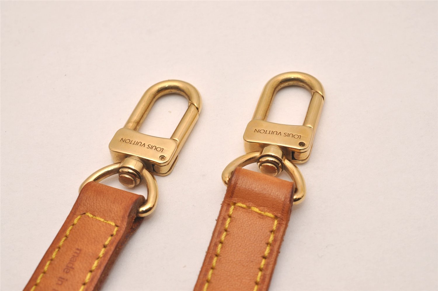 Authentic Louis Vuitton Leather Shoulder Strap Beige 39.4