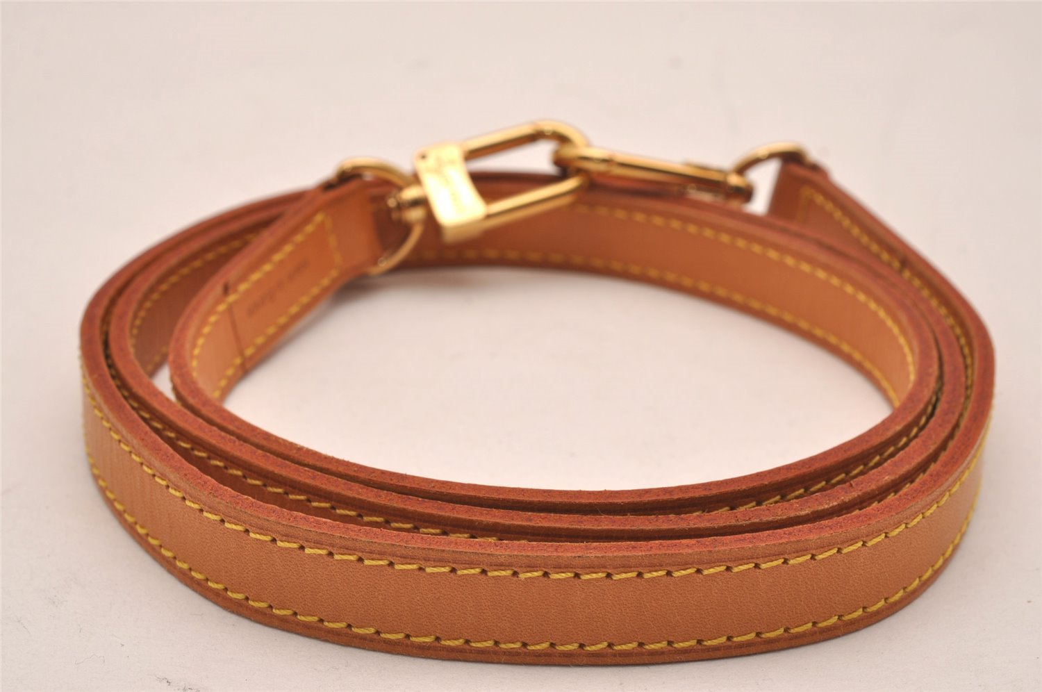 Authentic Louis Vuitton Leather Shoulder Strap Beige 46.9