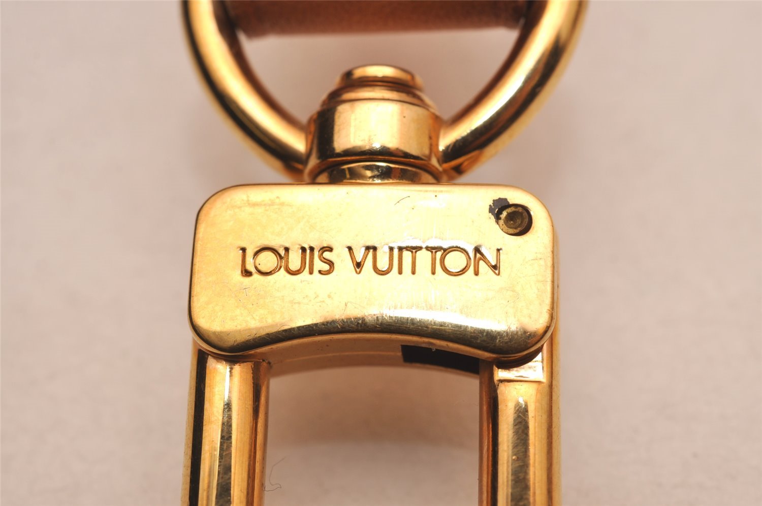 Authentic Louis Vuitton Leather Shoulder Strap Beige 46.9