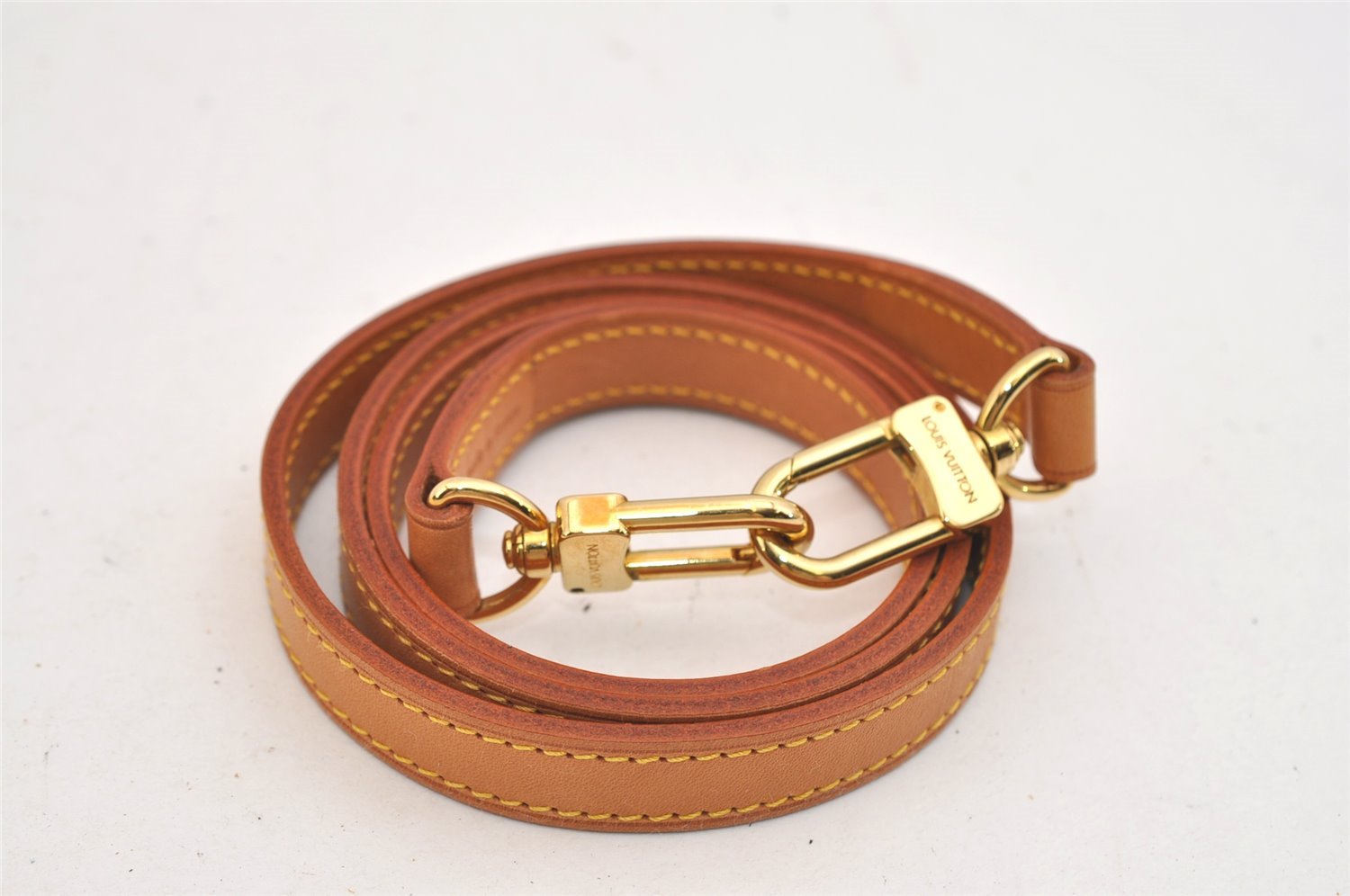 Authentic Louis Vuitton Leather Shoulder Strap Beige 39.2