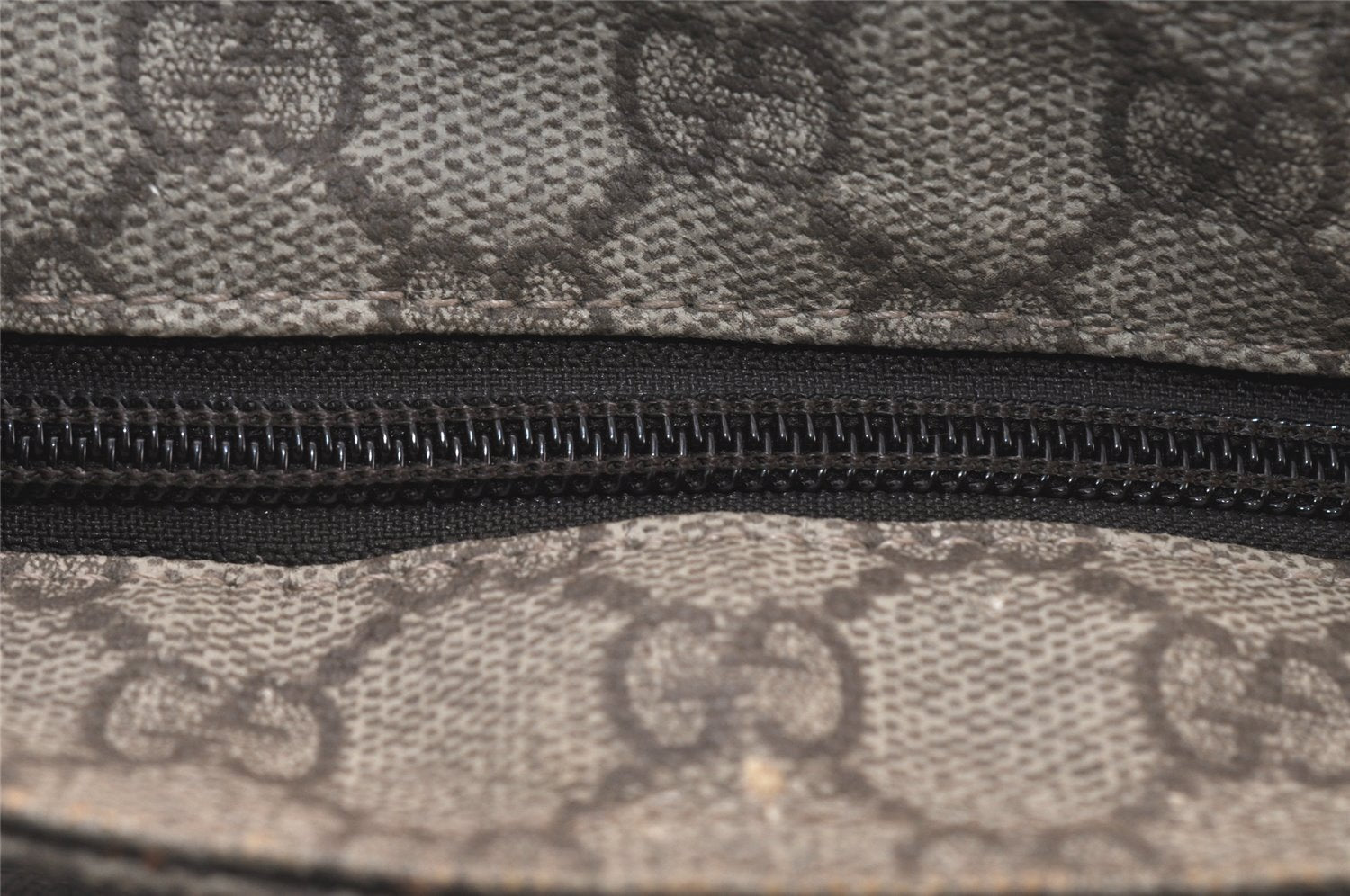 Authentic GUCCI Shoulder Cross Body Bag Purse GG PVC Leather 141626 Brown 6009K