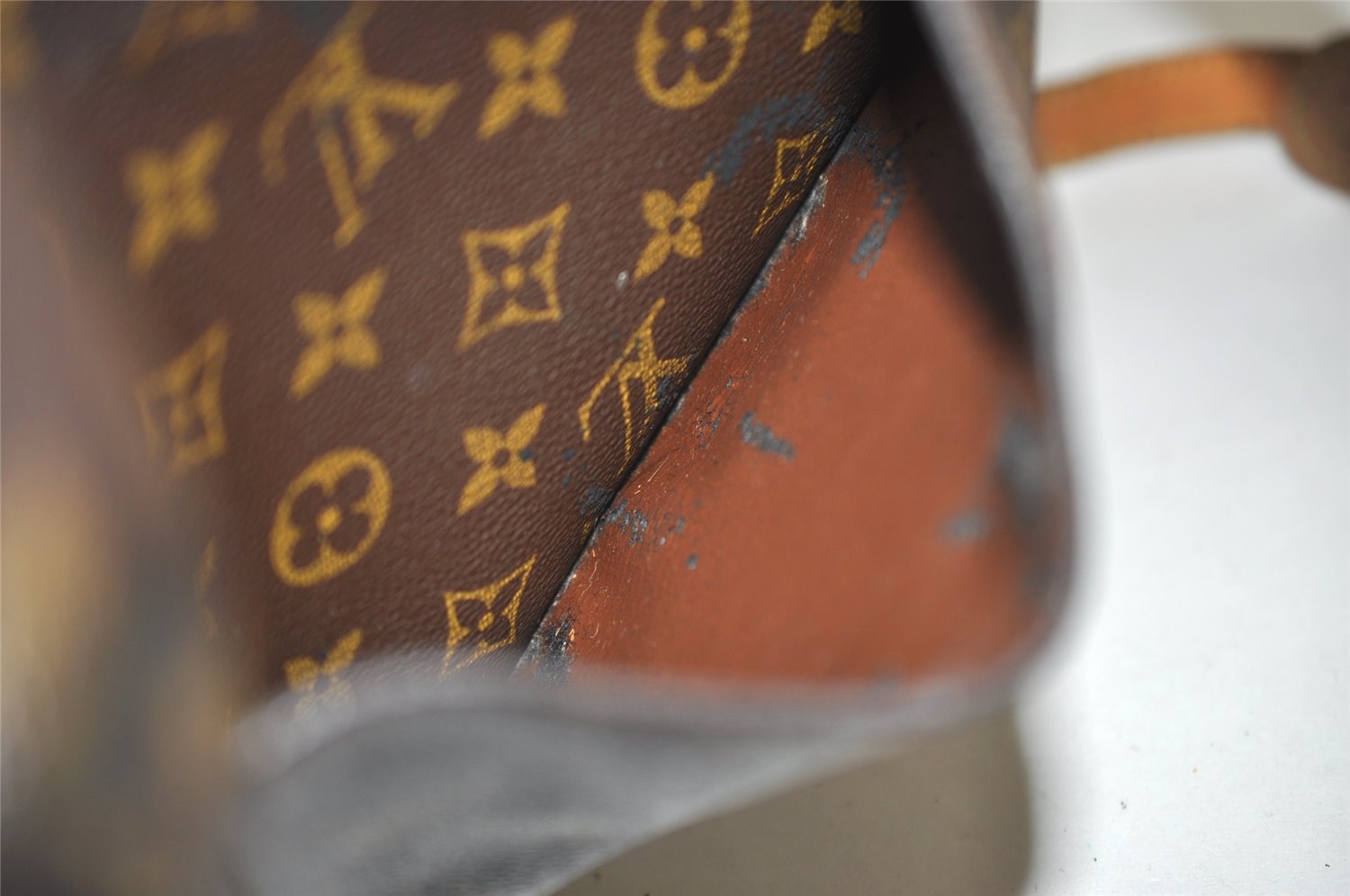 Authentic Louis Vuitton Monogram Saint Cloud GM M51242 Shoulder Cross Bag 6010J