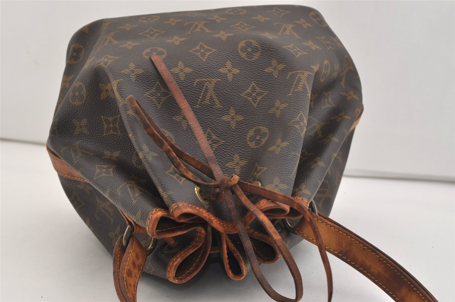 Authentic Louis Vuitton Monogram Petit Noe M42226 Shoulder Drawstring Bag 6019J