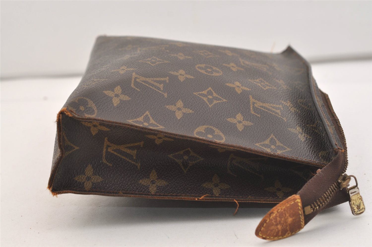 Authentic Louis Vuitton Monogram Poche Toilette 26 Pouch Old Model Junk 6026J