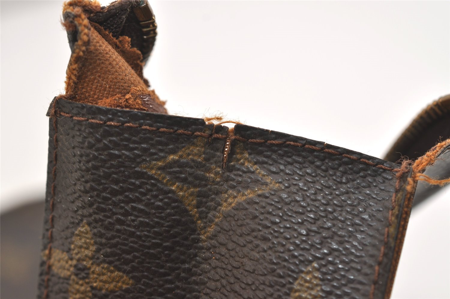 Authentic Louis Vuitton Monogram Poche Toilette 26 Pouch Old Model Junk 6026J