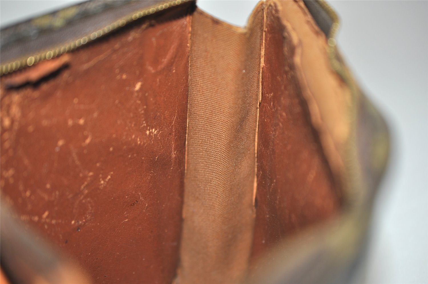 Authentic Louis Vuitton Monogram Poche Toilette 26 Pouch Old Model Junk 6026J