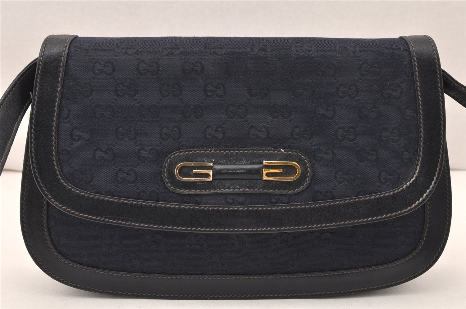 Authentic GUCCI Shoulder Cross Body Bag Purse GG Canvas Leather Navy 6027K