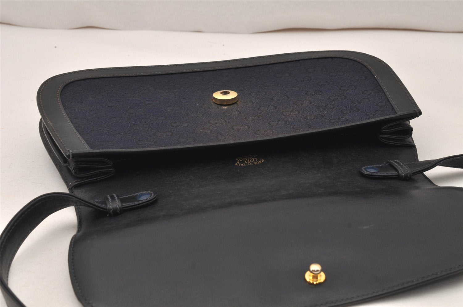 Authentic GUCCI Shoulder Cross Body Bag Purse GG Canvas Leather Navy 6027K
