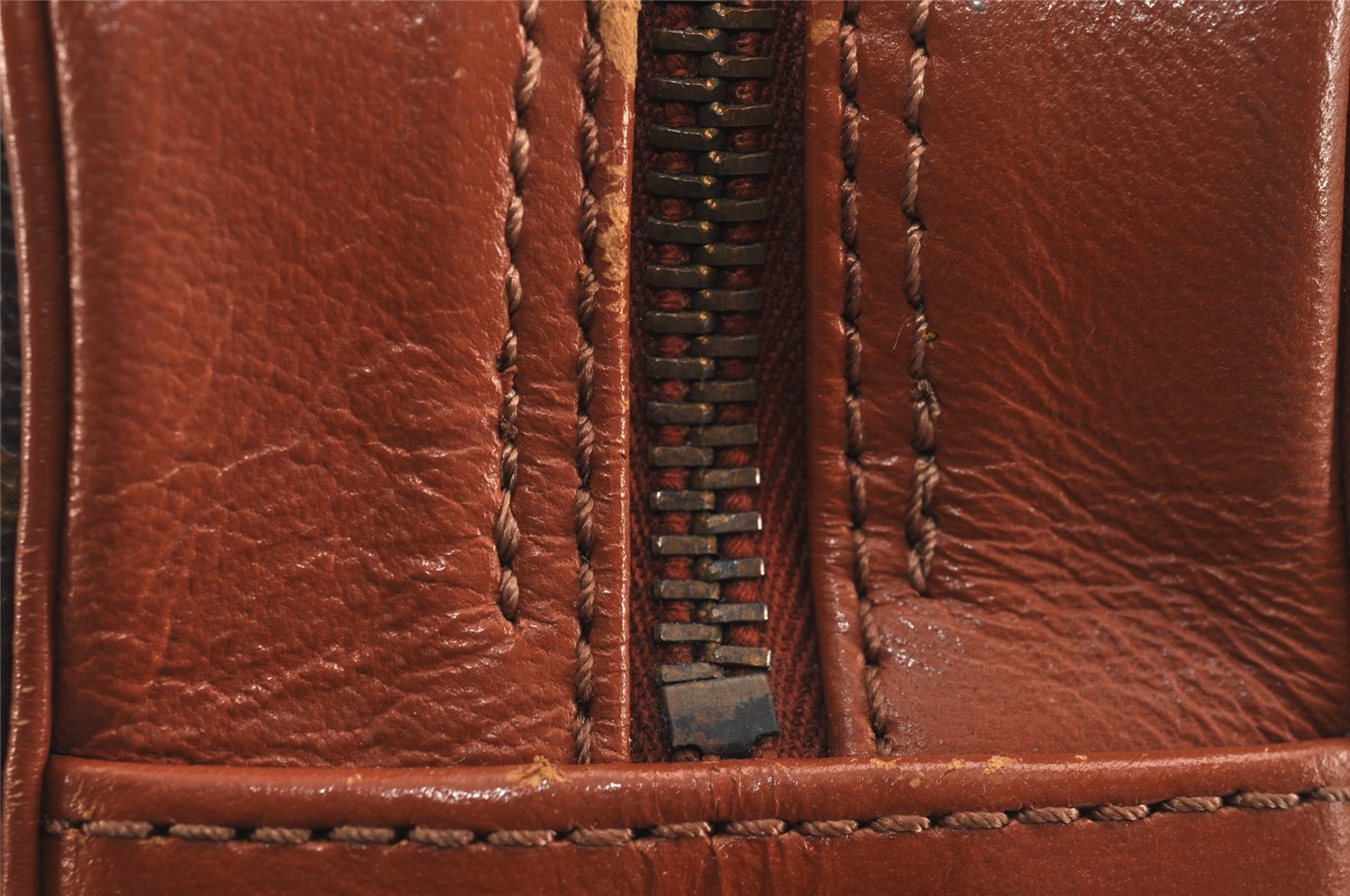 Authentic Louis Vuitton Monogram Sac Bandouliere 30 Shoulder Bag Old Model 6034J