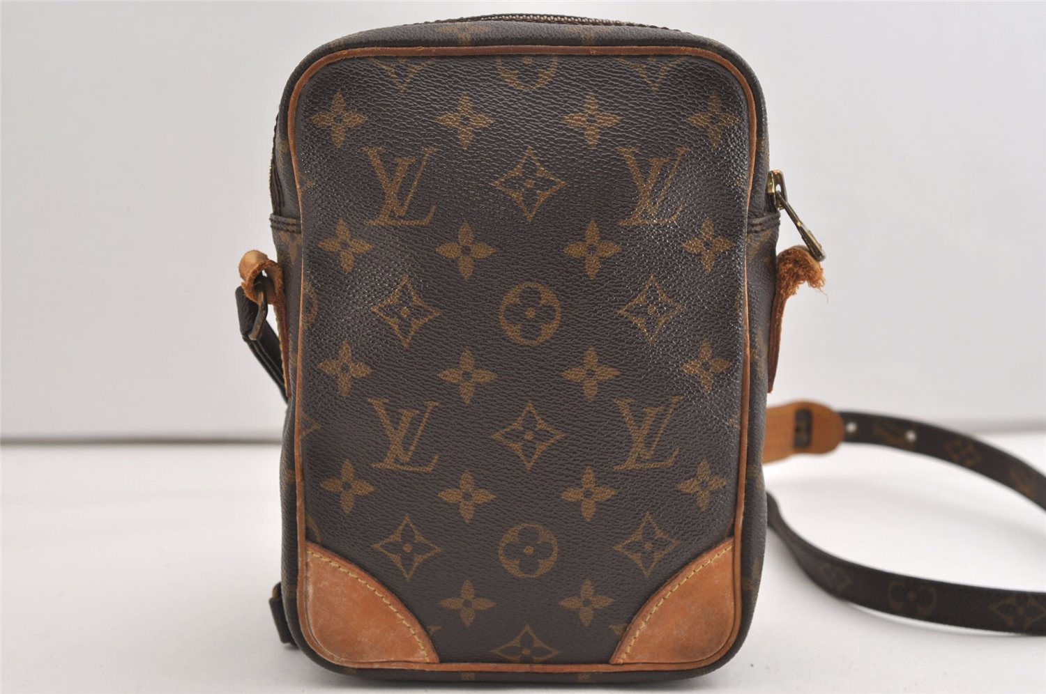 Authentic Louis Vuitton Monogram Amazone Shoulder Cross Bag M45236 LV Junk 6038J