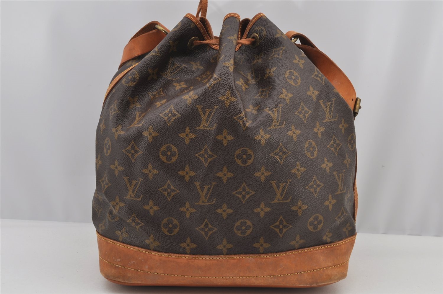 Authentic Louis Vuitton Monogram Noe Shoulder Drawstring Bag M42224 LV 6039J