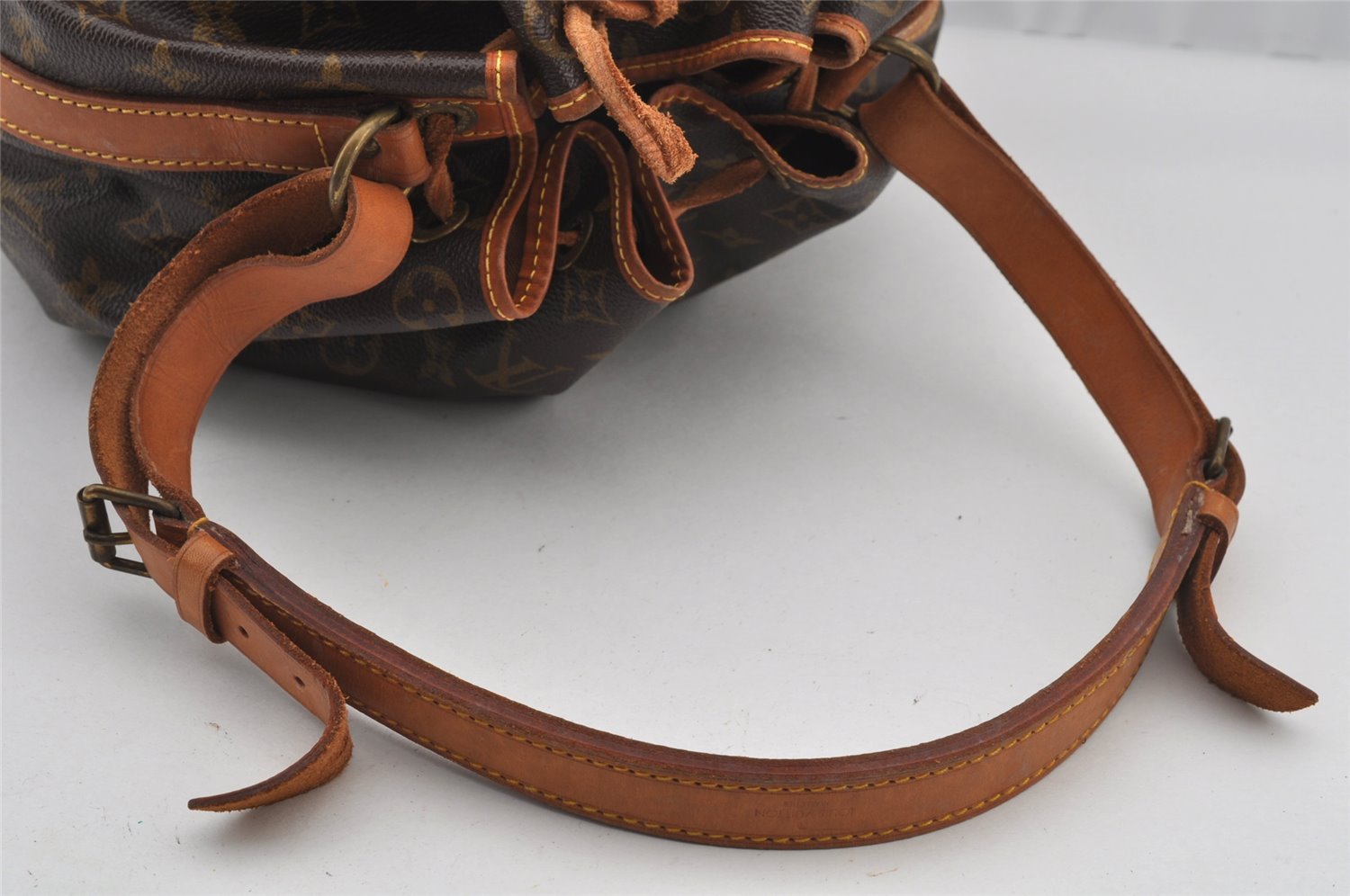 Authentic Louis Vuitton Monogram Noe Shoulder Drawstring Bag M42224 LV 6039J